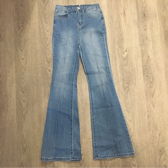 Light Blue Denim Flares, Low Rise, Size 28, Light Stretch - Picture 4 of 5